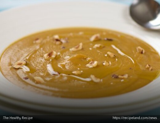  Hearty Roasted Butternut Squash and Apple Soup