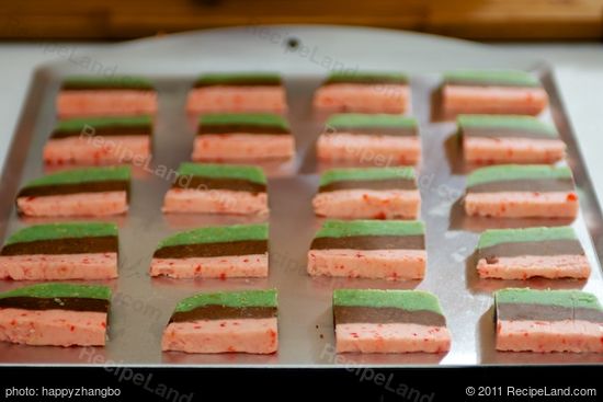 Place about 1-inch apart on ungreased cookie sheet.   