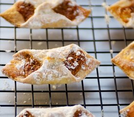 Kifli (Hungarian Walnut Cookies)