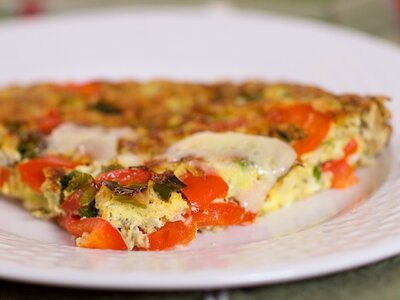 Red Pepper, Green Onions and Cheddar Cheese Frittata