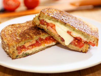 Basil Pesto Caprese Grilled Cheese Sandwich