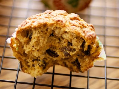 Low-Fat Oatmeal Muffins