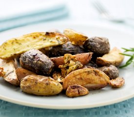 Garlicky Oven Roasted Rosemary Fingerling Potatoes