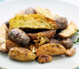 Garlicky Oven Roasted Rosemary Fingerling Potatoes