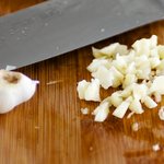Mince or finely chop the garlic.
