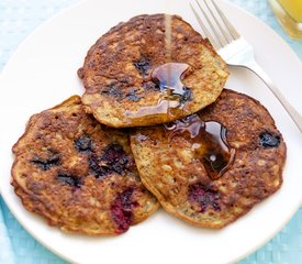 Oatmeal and Berry Pancakes