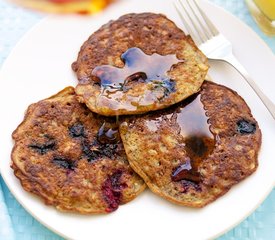 Oatmeal and Berry Pancakes