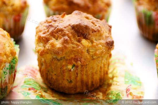 Cheesy Whole Wheat Cheddar Muffins