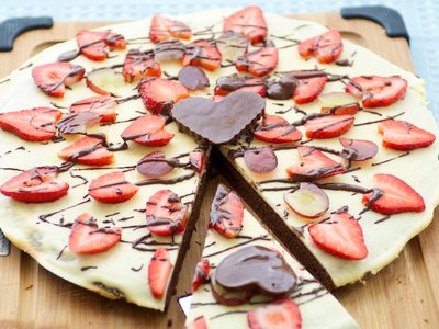 Valentine's Day Brownie Pizza