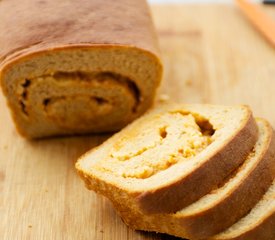 Cheddar and Hot Chili Sauce Swirl Bread