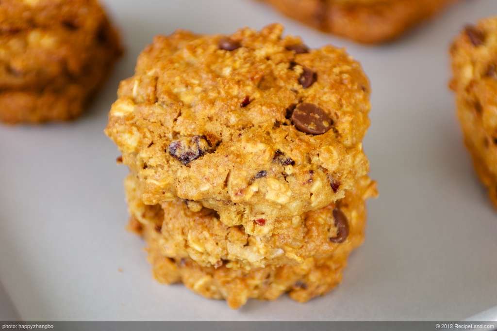 Applesauce Chocolate Chip-Oatmeal Cookies recipe