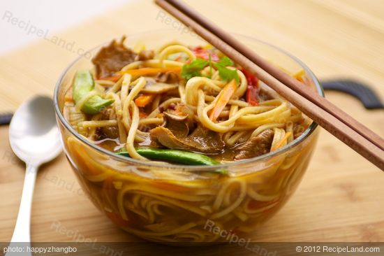 Nothing is better than a <a href="/how-to/ballistic-about-bowls-338" title="Ballistic about bowls - Essential kitchen bowls with reviews">bowl</a> of warm and hearty noodle soup in a cold day.