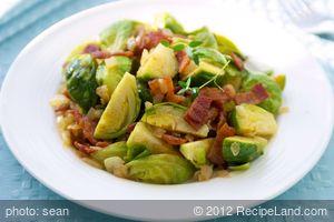 Brussels Sprouts with Bacon and Onions Stir-fry