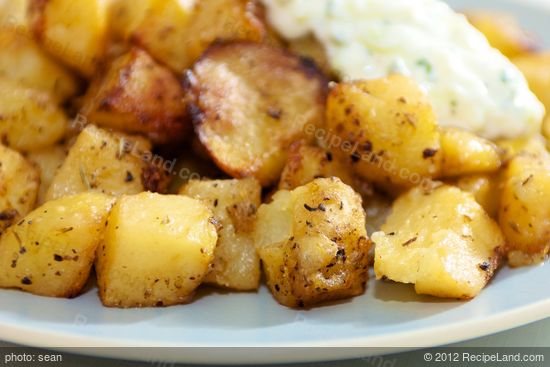 Greek potatoes with tzatizkii