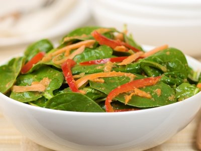 Baby Spinach Salad with Asian Ginger Dressing