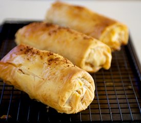 Apfelstrudel (Apple Strudel)