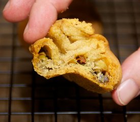 Sun-dried Tomato, Basil Pesto and Artichoke Pizza Rolls