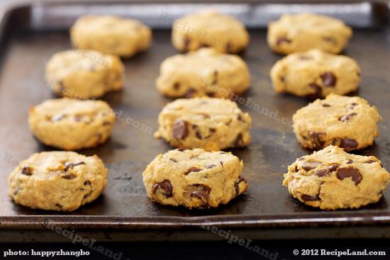 Peanut Butter, Chocolate Chip and Chickpea Cookies