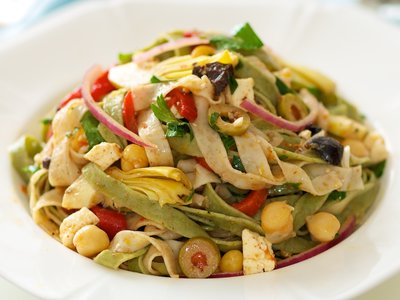 Easy Mediterranean Pasta Salad