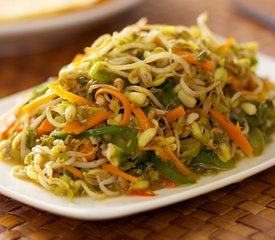 Bean Sprouts Stir-Fry with Bell Pepper and Carrot