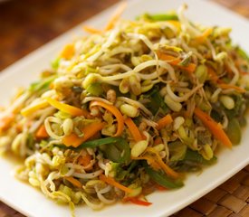 Bean Sprouts Stir-Fry with Bell Pepper and Carrot