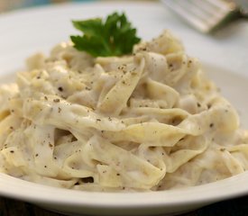 Creamy Rich Fettuccine Alfredo