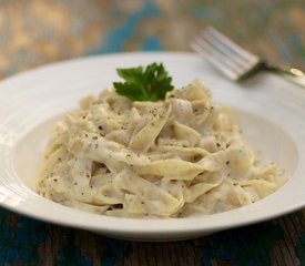 Creamy Rich Fettuccine Alfredo