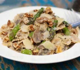 Cheesy Farfalle with Asparagus, Mushrooms and Toasted Walnuts