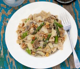 Cheesy Farfalle with Asparagus, Mushrooms and Toasted Walnuts