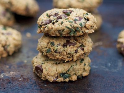 Fresh Mint Chocolate Chip Cookies