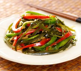 Sea Weed, Bell Pepper Salad with Garlic-Sesame Dressing