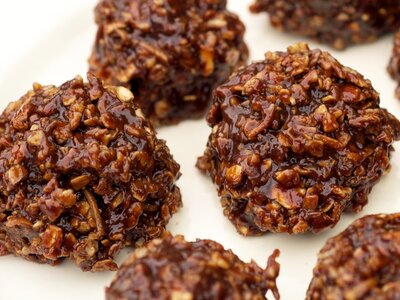 Chocolate No-Bake Oatmeal and Peanut Butter Cookies