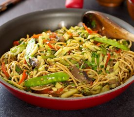 Asian Stir-Fried Spaghetti with Veggies