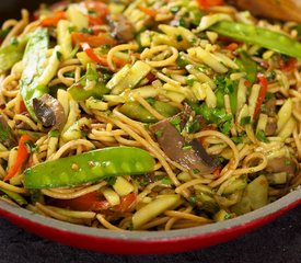 Asian Stir-Fried Spaghetti with Veggies