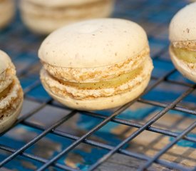 Vanilla Custard Macarons