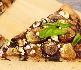 Fresh Fig, Olive Tapenade Pizza with Goat Cheese 