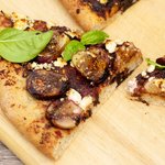 Fresh Fig, Olive Tapenade Pizza with Goat Cheese 