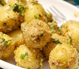 Baby Potatoes Coated with Almonds