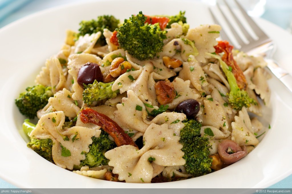 Broccoli, Olives and Feta Pasta Salad