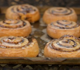 Cinnamon Rolls with Cinnamon Brown Sugar Filling and Cream Cheese Icing 