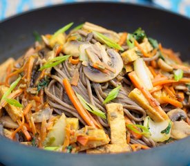 Chinese Stir-Fried Noodles with Veggies