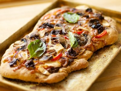 Sun-Dried Tomato, Olive and Basil Pesto Flatbread 