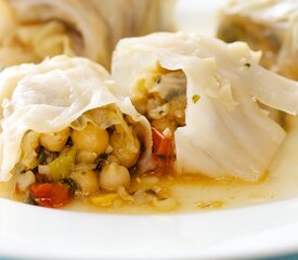 Mihshi Malfuf Bi Zayt (Meatless Cabbage Rolls)