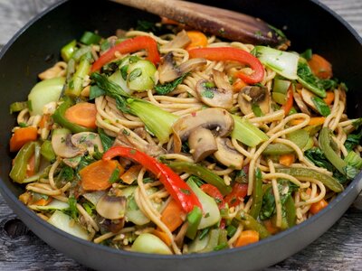 Chinese Stir-Fried Bok Choy with Spaghetti 