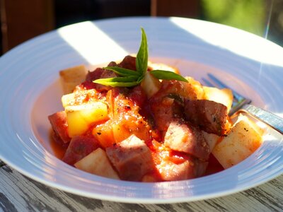 Baked Kielbasa and Potatoes in Sauce