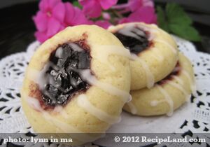 Almond-Raspberry Thumbprint Cookies recipe