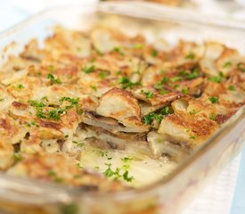 Homestyle Scalloped Potatoes and Mushrooms