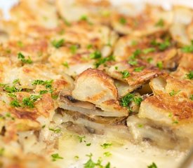 Homestyle Scalloped Potatoes and Mushrooms