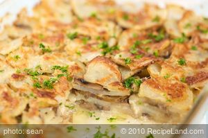 Homestyle Scalloped Potatoes and Mushrooms