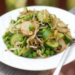 Tangy Cucumber and Mung Bean Sprout Salad